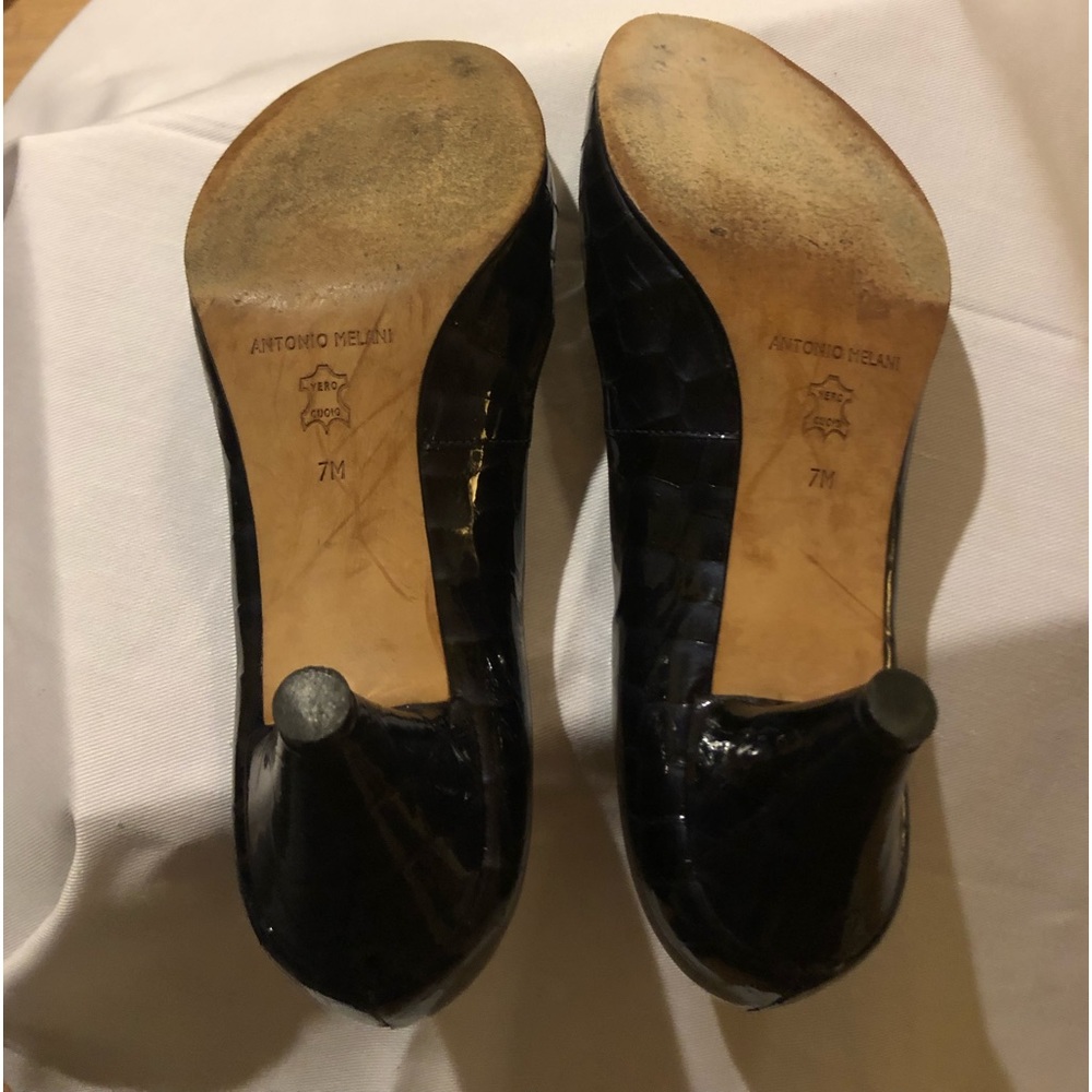 Antonio Melani Blue Patent Leather Heels Size 7Med - Picture 8 of 10